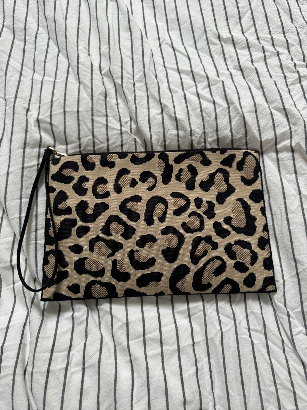Rothy’s Desert Cat The Wristlet Leopard Print Zipper Clutch Purse O.B.O